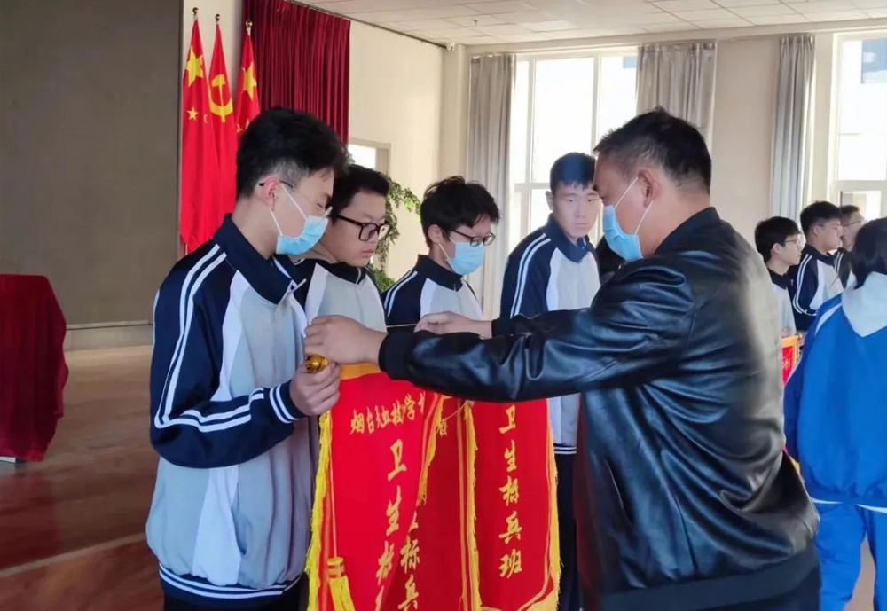 表彰先进立标杆，榜样示范促前行——天虹高一、高二级部举行10月份优秀班级表彰大会