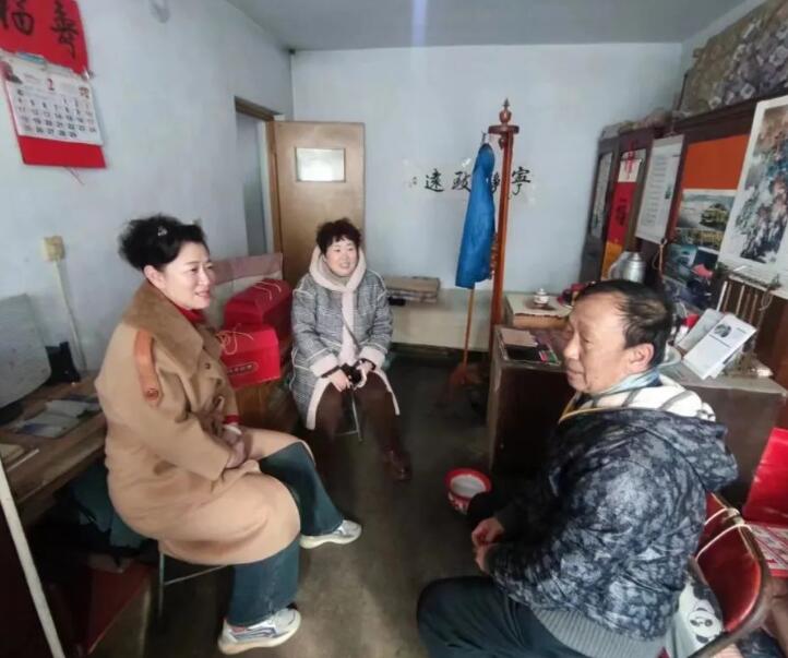 温暖人心 幸福过年| 芝罘区人大代表、烟台天虹技工学校高蕾校长走访慰问困难群众